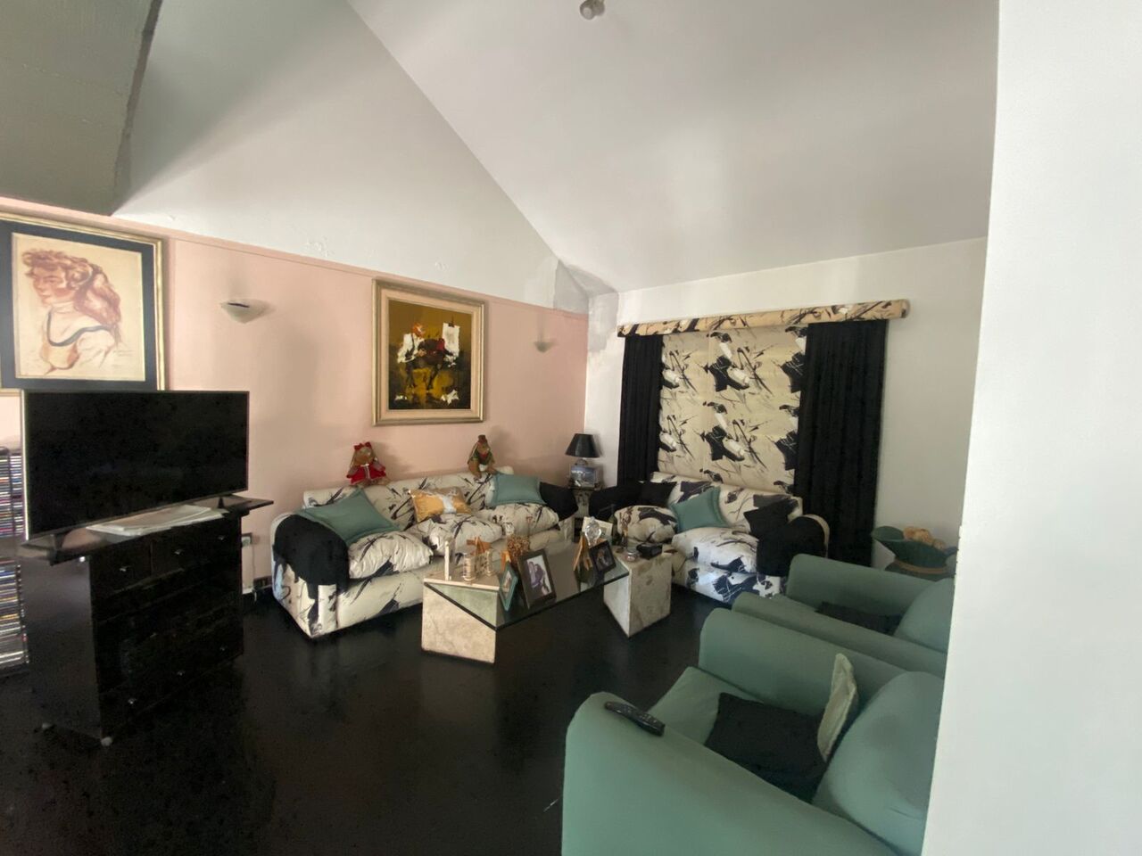 Casa en Venta Urca 3 Dorm. + hab servicio en PB + Escritorio + Quincho + pileta - foto 4