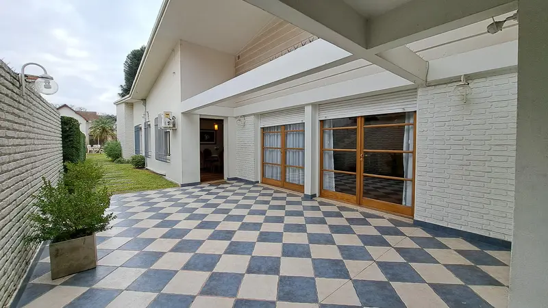 Casa en venta · Castelar, Morón, GBA Oeste, Provincia de Buenos Aires
