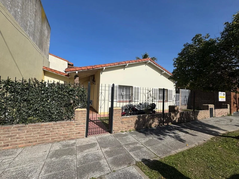 Casa en venta · Castelar, Morón, GBA Oeste, Provincia de Buenos Aires
