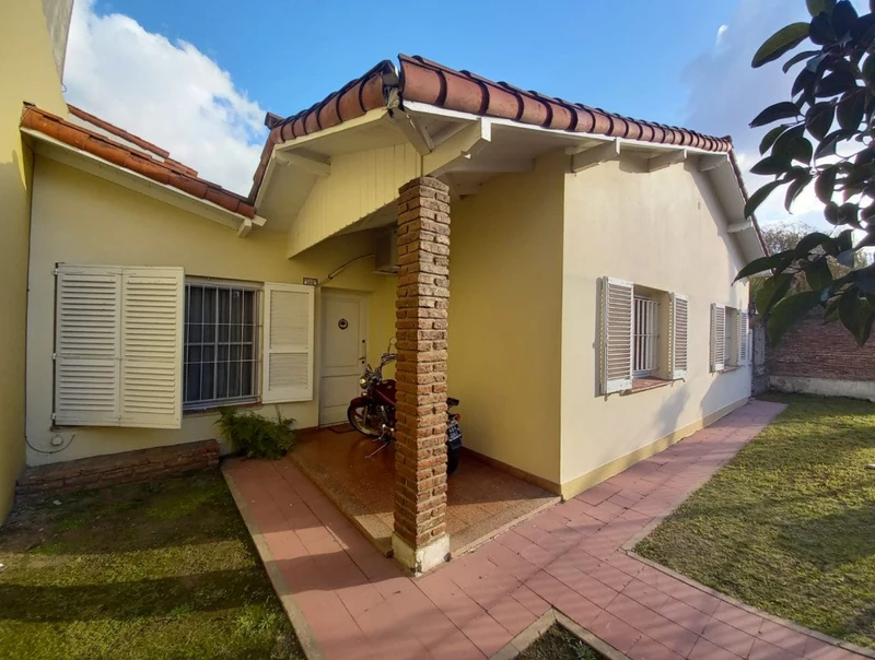 Casa en venta · Castelar, Morón, GBA Oeste, Provincia de Buenos Aires