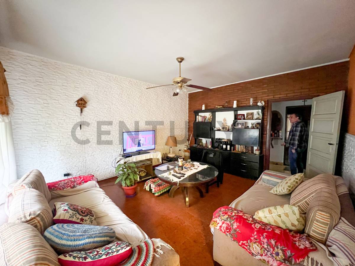 Casa en venta · Castelar, Morón, GBA Oeste, Provincia de Buenos Aires