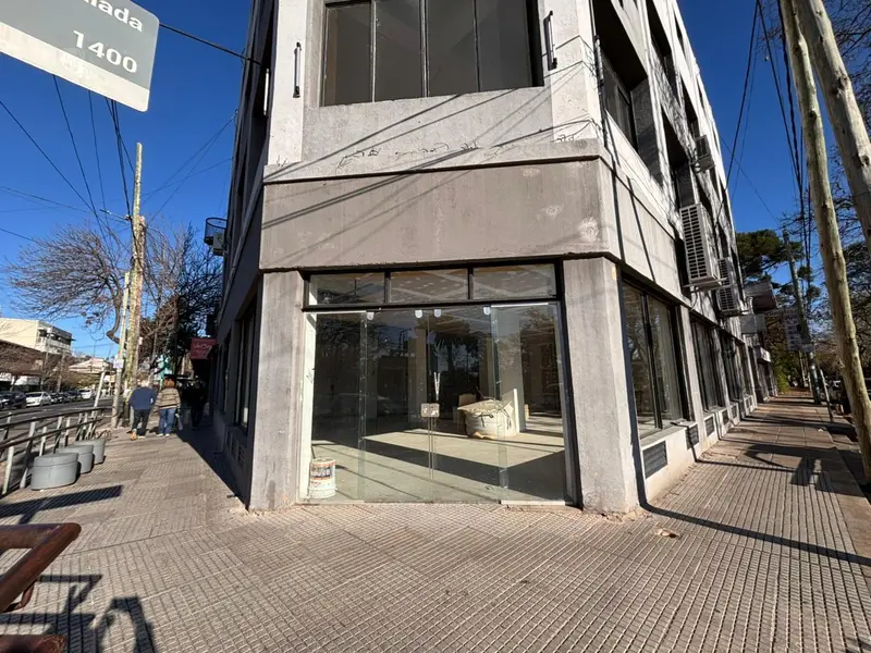 Comercio en alquiler · Hurlingham, GBA Oeste, Provincia de Buenos Aires