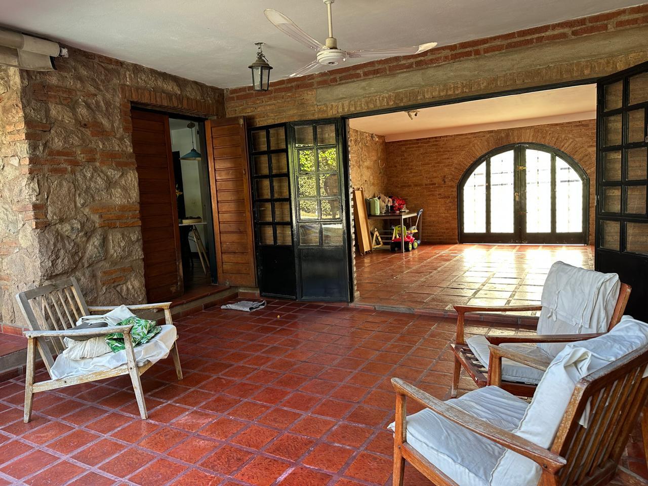 Venta de casa en urca. 4 dormitorios. Dependencia de servicio. Pileta. Apto crédito. - foto 4