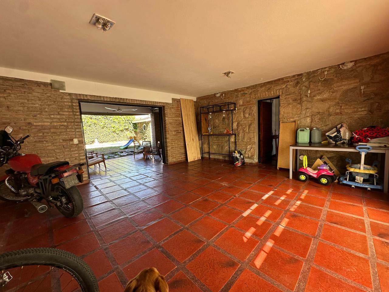 Venta de casa en urca. 4 dormitorios. Dependencia de servicio. Pileta. Apto crédito. - foto 3