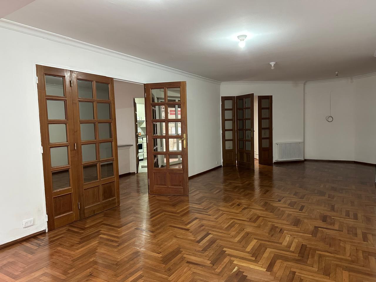 Venta de departamento en nueva córdoba. 3 dormitorios. cochera. 