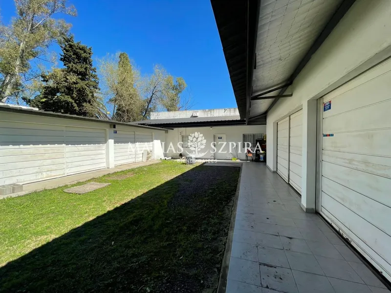 Depósito en venta · Villa Gobernador Udaondo, Ituzaingó, GBA Oeste, Provincia de Buenos Aires