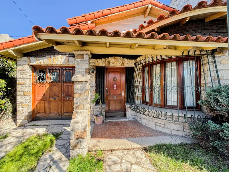 Casa en venta · Villa Sarmiento, Morón, GBA Oeste, Provincia de Buenos Aires