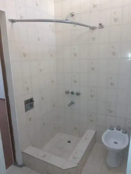 703277.jpg