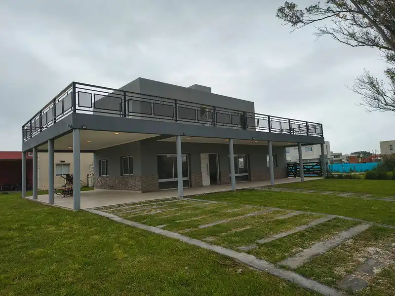 Casa en venta · San Vicente, GBA Sur, Provincia de Buenos Aires Casa en venta · San Vicente, GBA Sur, Provincia de Buenos Aires