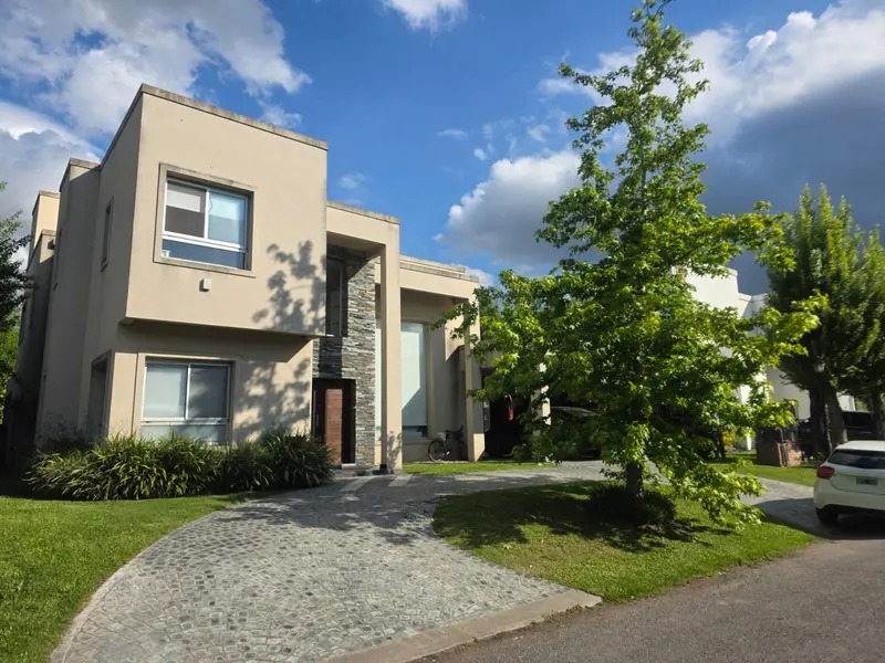 Casa en venta · Altos del Sol, Ituzaingó, GBA Oeste, Provincia de Buenos Aires
