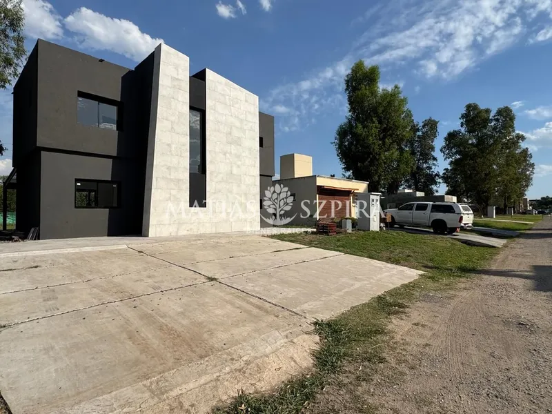 Casa en venta · Alvarez del Bosque, Moreno, GBA Oeste, Provincia de Buenos Aires