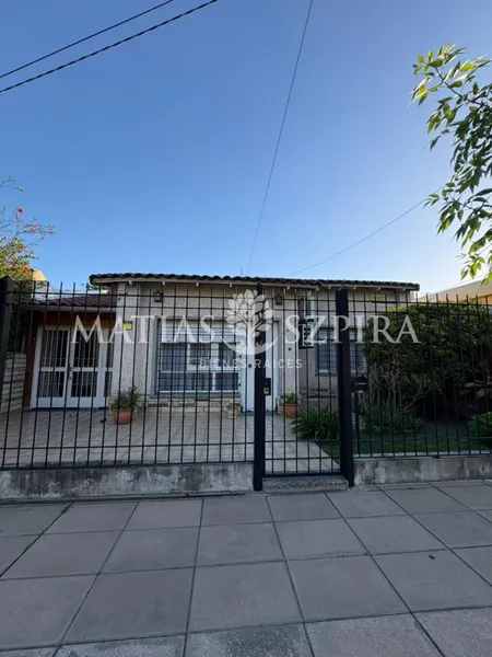 Casa en venta · Castelar, Morón, GBA Oeste, Provincia de Buenos Aires