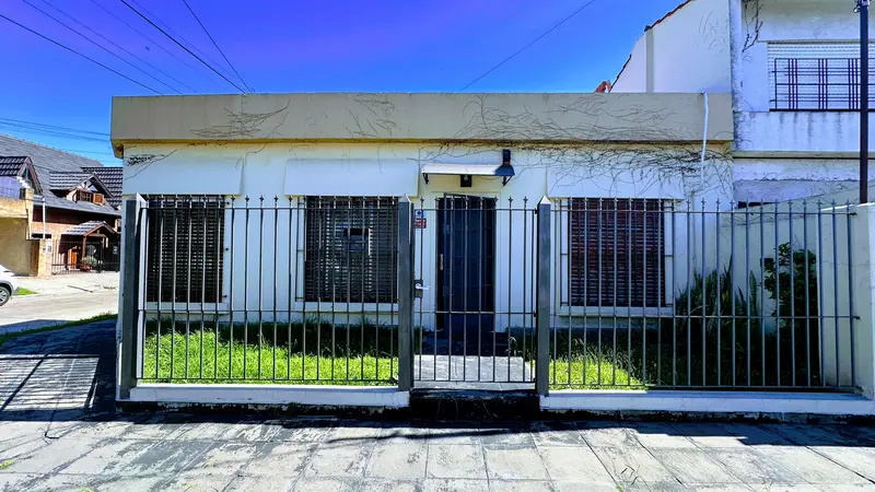 Casa en venta · Castelar, Morón, GBA Oeste, Provincia de Buenos Aires
