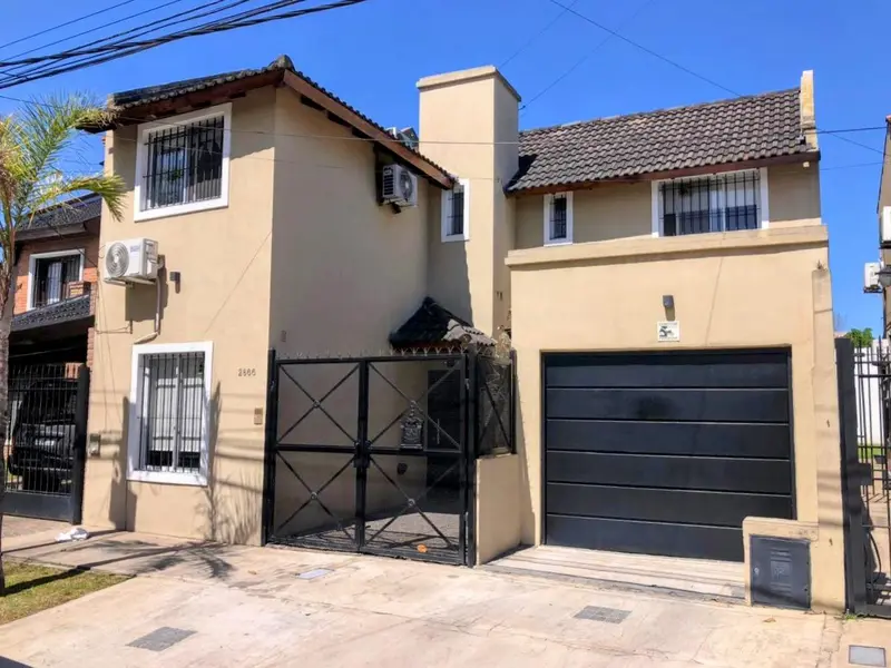 Casa en venta · Castelar, Morón, GBA Oeste, Provincia de Buenos Aires