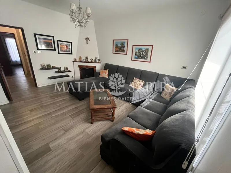 Casa en venta · Castelar, Morón, GBA Oeste, Provincia de Buenos Aires Casa en venta · Castelar, Morón, GBA Oeste, Provincia de Buenos Aires