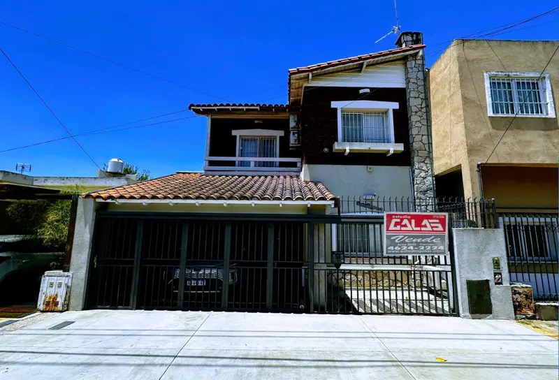 Casa en venta · Castelar, Morón, GBA Oeste, Provincia de Buenos Aires