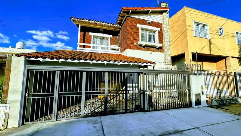 Casa en venta · Castelar, Morón, GBA Oeste, Provincia de Buenos Aires