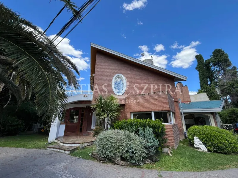 Casa en alquiler · Villa Gobernador Udaondo, Ituzaingó, GBA Oeste, Provincia de Buenos Aires