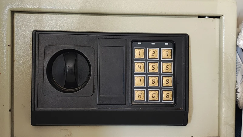 CAJA DE SEGURIDAD.jpg