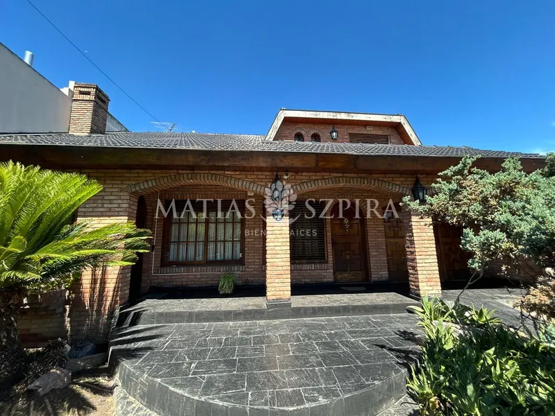 Casa en venta · Castelar Norte, Castelar, Morón, GBA Oeste, Provincia de Buenos Aires
