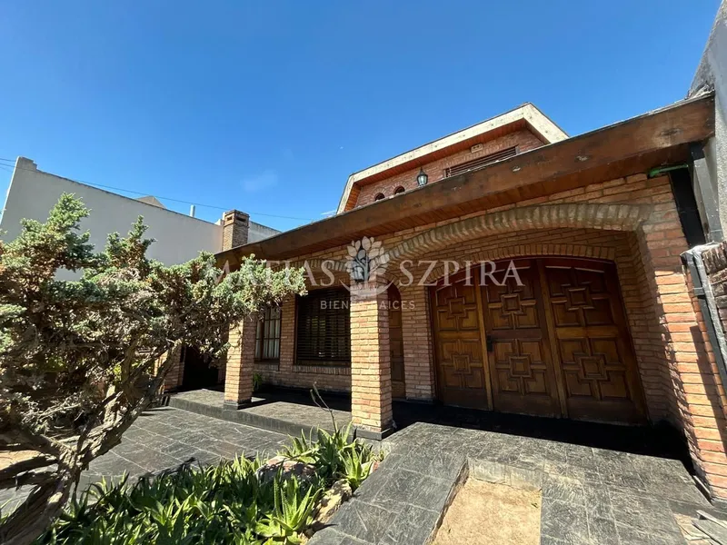 Casa en venta · Castelar Norte, Castelar, Morón, GBA Oeste, Provincia de Buenos Aires