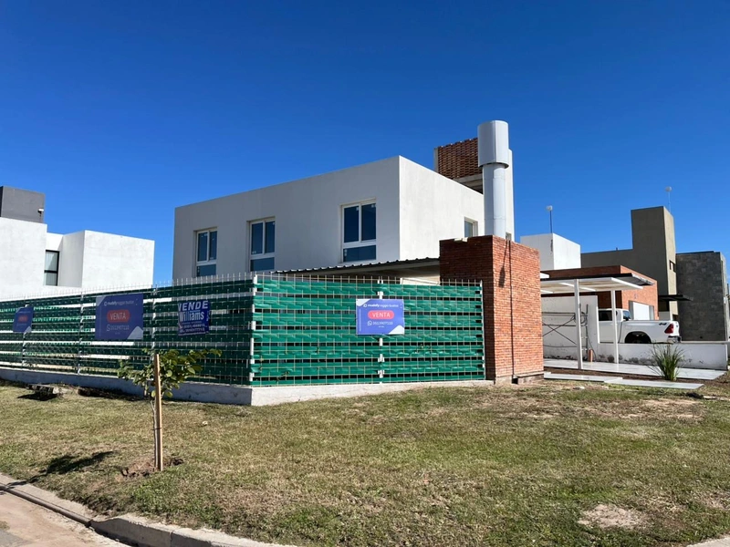 Casa en venta · Prados de Manantiales, Córdoba Capital, Córdoba Casa en venta · Prados de Manantiales, Córdoba Capital, Córdoba
