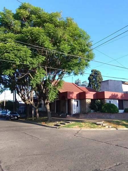 Casa en venta · Castelar, Morón, GBA Oeste, Provincia de Buenos Aires