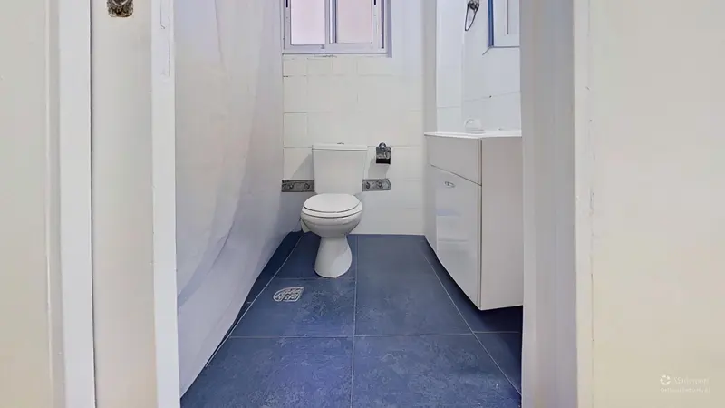 Medrano-265-Bathroom-Defurnished.jpg