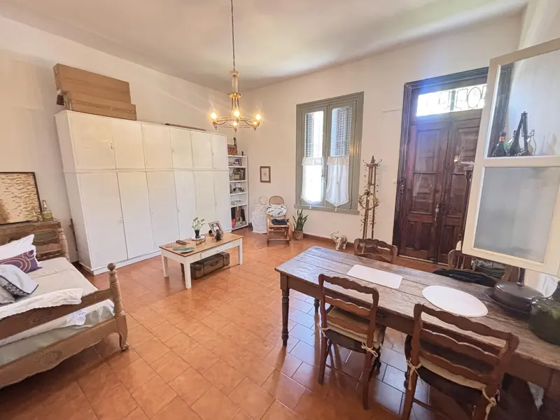Casa en venta · Castelar, Morón, GBA Oeste, Provincia de Buenos Aires Casa en venta · Castelar, Morón, GBA Oeste, Provincia de Buenos Aires
