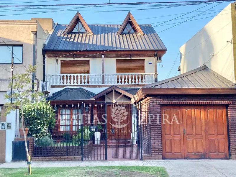 Casa en venta · Castelar, Morón, GBA Oeste, Provincia de Buenos Aires