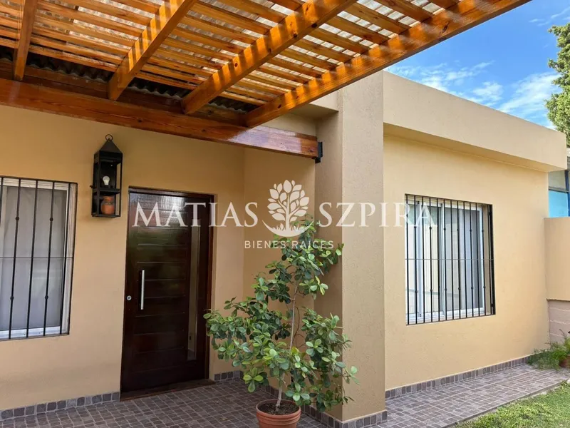 Casa en venta · Castelar, Morón, GBA Oeste, Provincia de Buenos Aires
