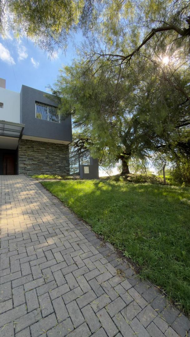 Casa en alquiler · Jardines del Jockey, Córdoba Capital, Córdoba
