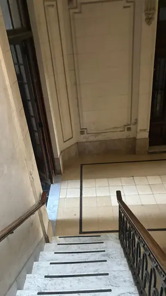 Bme.Mitre.desde.escalera.jpeg