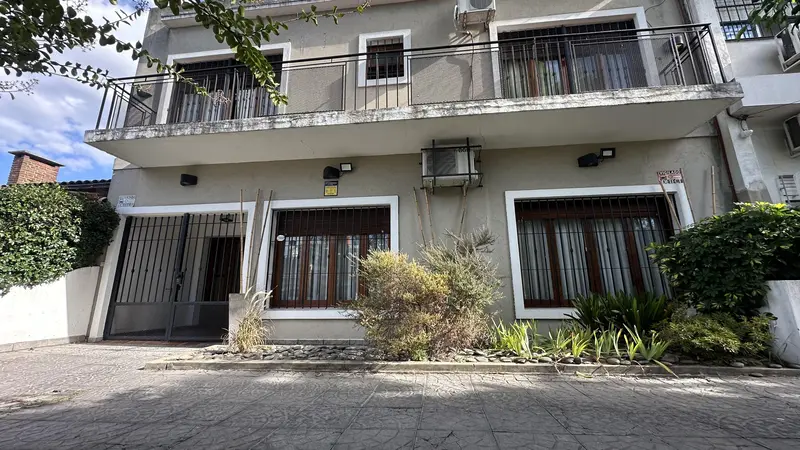 Casa en venta · Castelar, Morón, GBA Oeste, Provincia de Buenos Aires Casa en venta · Castelar, Morón, GBA Oeste, Provincia de Buenos Aires