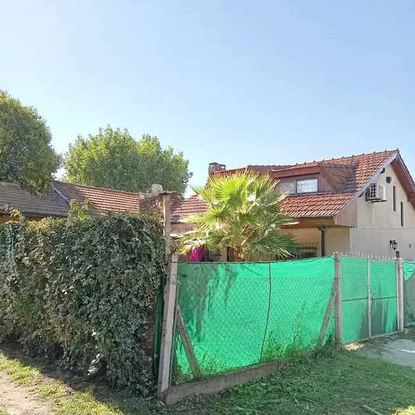 Lateral Chalet Foto 1.webp