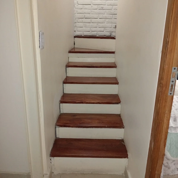 Acceso a 1er piso.jpg