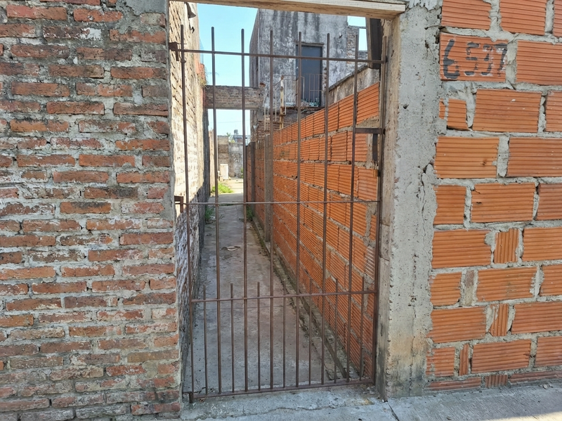 remove-output-1775585198600- porton costado.png
