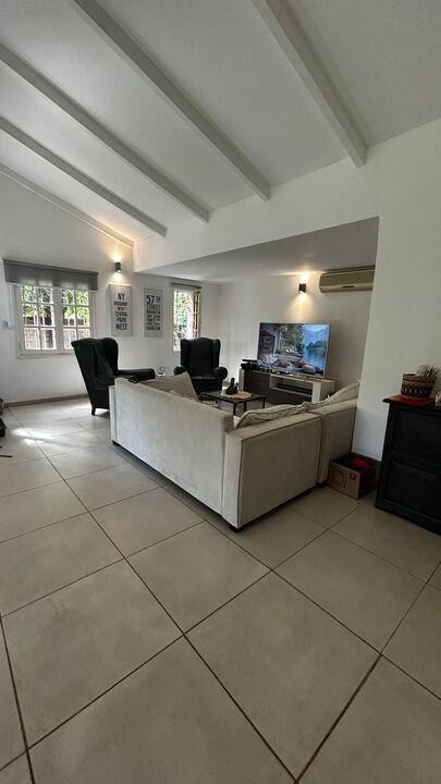 Venta de casa en Villa Belgrano 3 dormitorios. Funcionalidad, luz y calidad. - foto 4