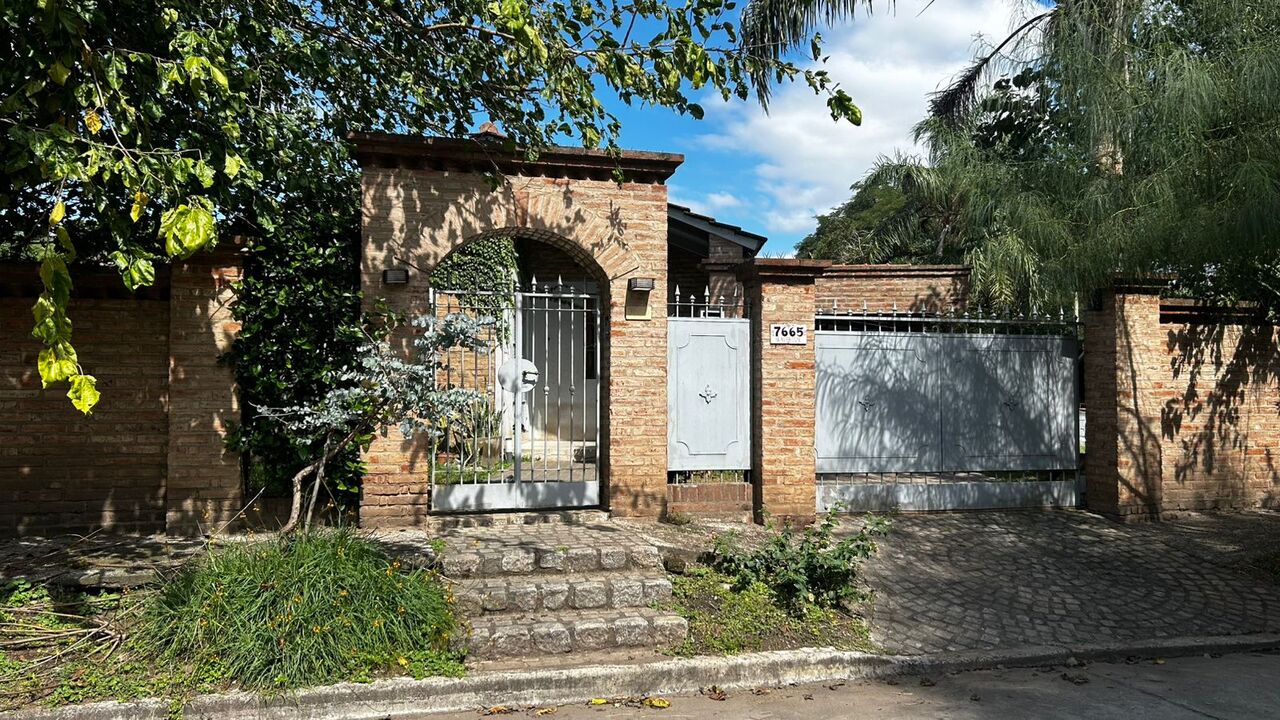 Venta de casa en Villa Belgrano 3 dormitorios. Funcionalidad, luz y calidad.
