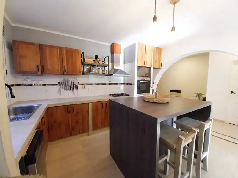 cocina con lavavajillas.jpeg