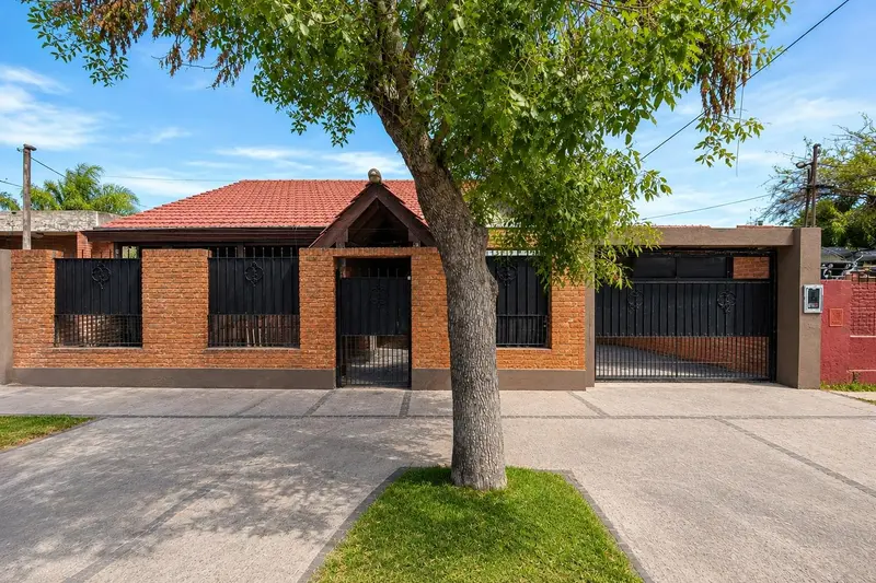 Casa en venta · Ituzaingó Norte, Ituzaingó, GBA Oeste, Provincia de Buenos Aires Casa en venta · Ituzaingó Norte, Ituzaingó, GBA Oeste, Provincia de Buenos Aires