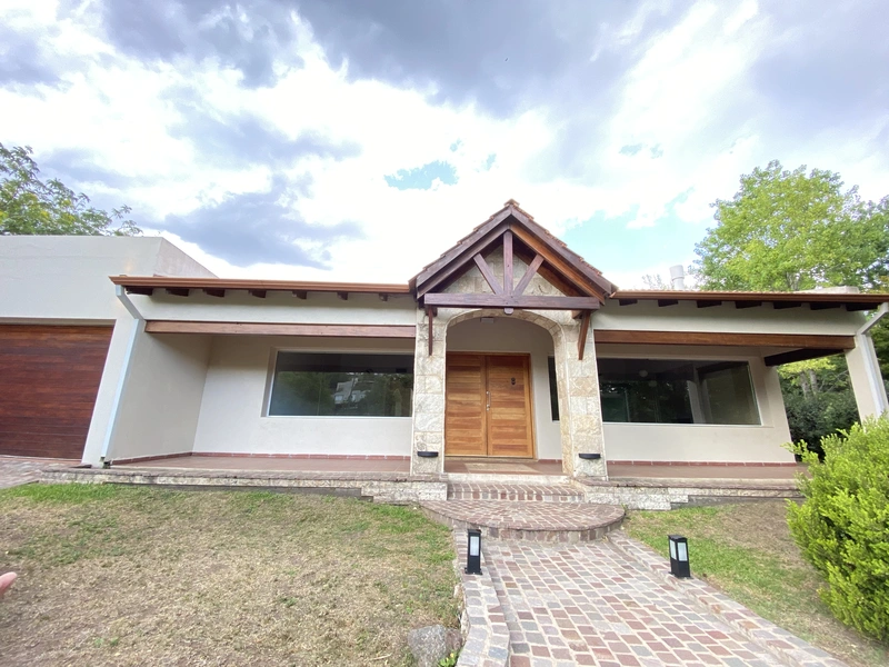 Casa en venta · Mendiolaza, Colon, Córdoba