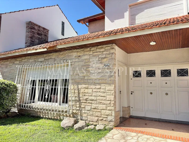 Casa en venta · Villa Tesei Oeste, Morón, Morón, GBA Oeste, Provincia de Buenos Aires