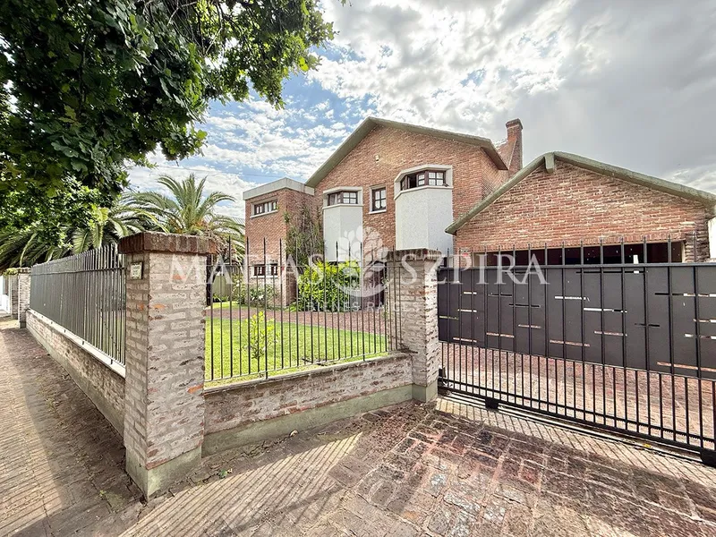 Casa en venta · Castelar Norte, Castelar, Morón, GBA Oeste, Provincia de Buenos Aires