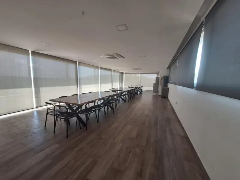 1894543848.webp
