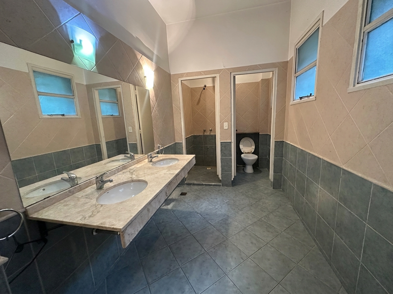 Baño izquierda.png