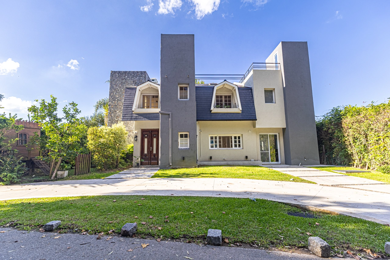 Venta Casa 6 ambientes en Country Club Los Horneros
