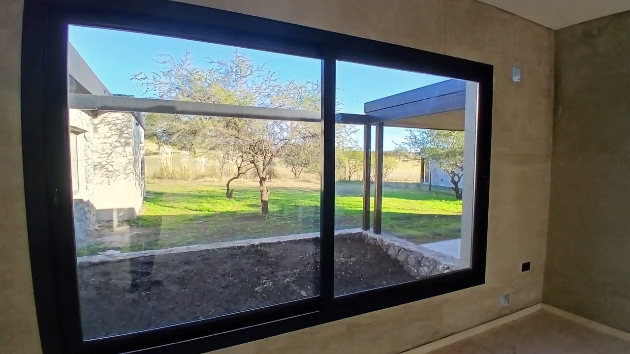 Casa en venta - 4 dormitorios - Estancia El Terron, Mendiolaza - foto 4