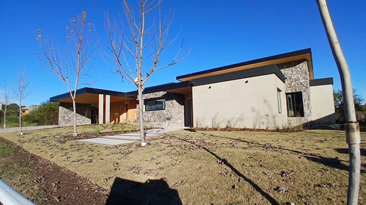 Casa en venta - 4 dormitorios - Estancia El Terron, Mendiolaza - foto 2