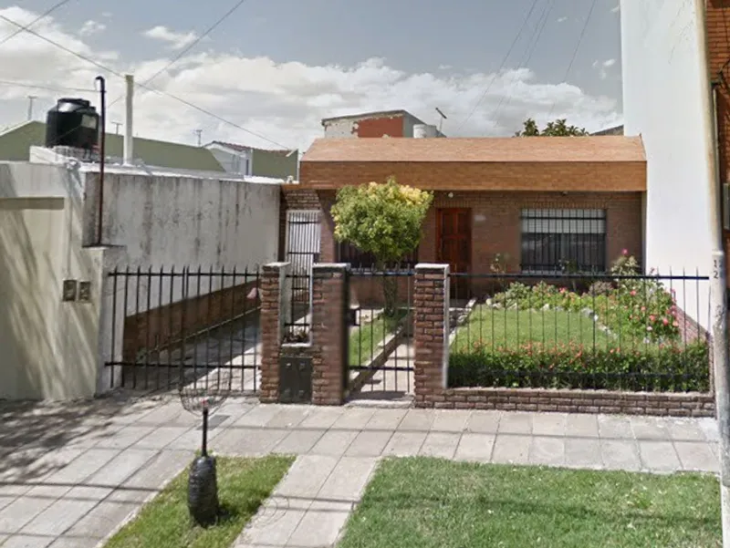 Casa en venta · Villa Luzuriaga, La Matanza, GBA Oeste, Provincia de Buenos Aires Casa en venta · Villa Luzuriaga, La Matanza, GBA Oeste, Provincia de Buenos Aires